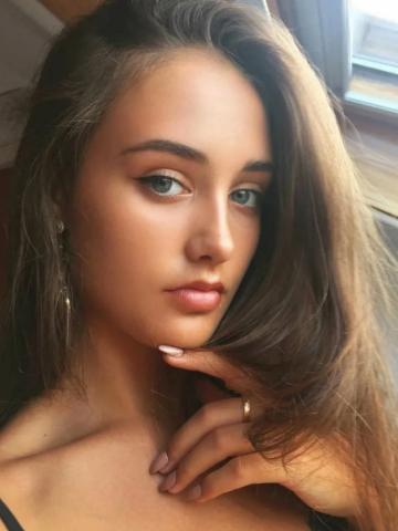 Полина